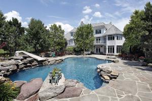 Custom-Pool-with-Deck